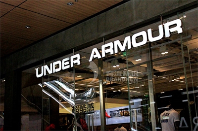 金屬樹脂平面發(fā)光字和亞克力發(fā)光字的簡(jiǎn)單對(duì)比