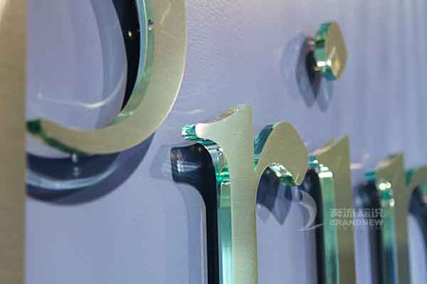 水晶背發(fā)光字